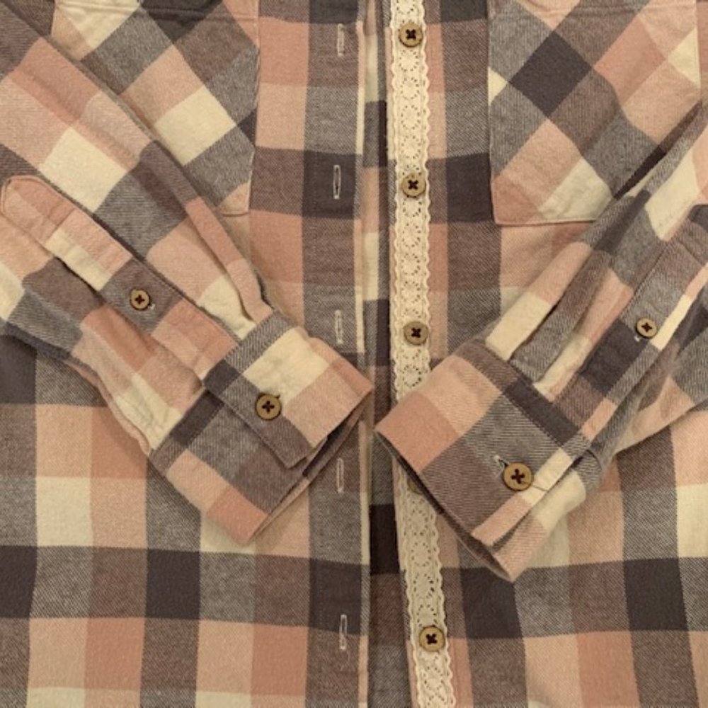 Shyanne Flannel Shirt with Lace Detail - Picture 8 of 9